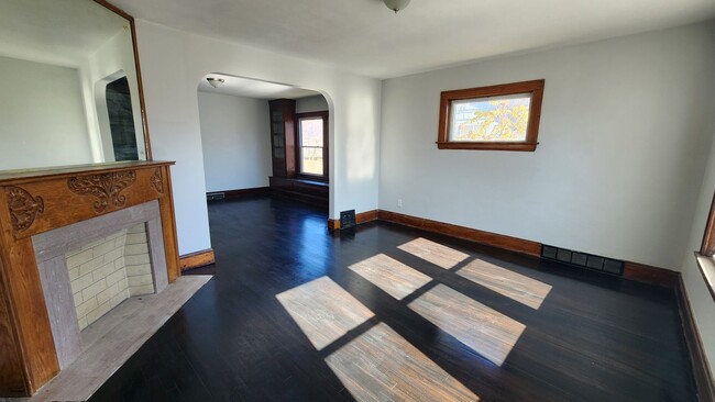 Building Photo - 10401 Homeworth Ave