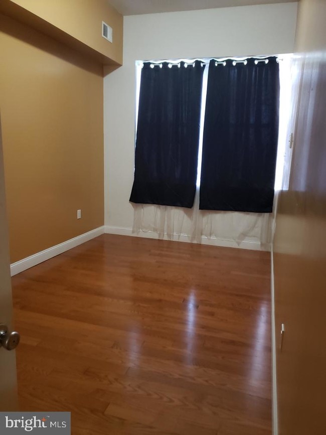 Building Photo - 1207 Race St