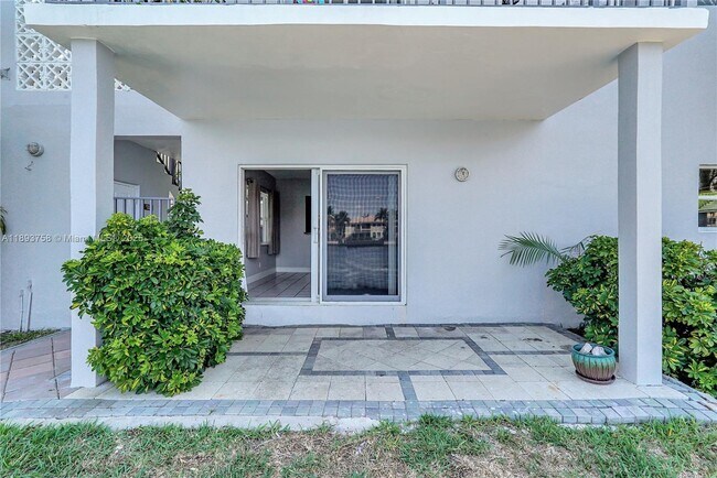 Building Photo - 2200 S Ocean Dr