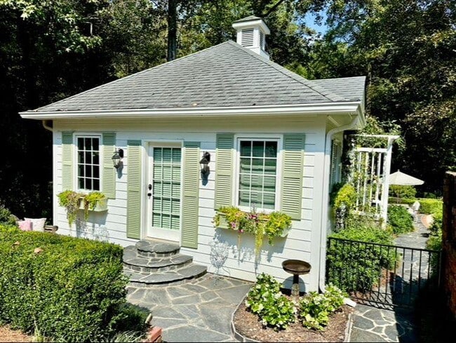 Building Photo - 3418 Habersham Rd NW