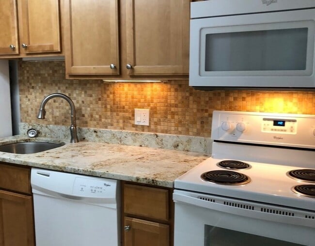 Building Photo - 226 Swanson Rd