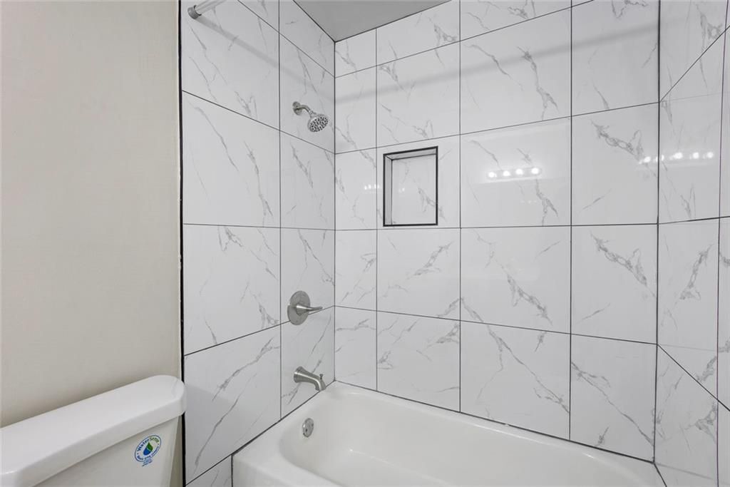 Building Photo - 1246 Elgin Way