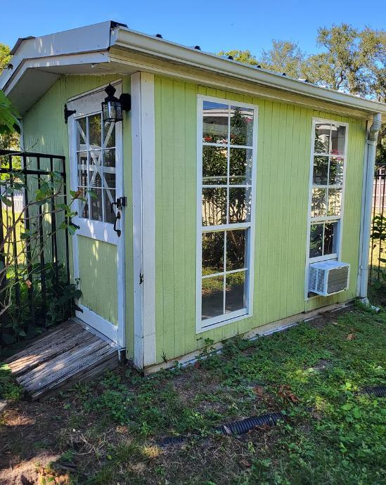 Building Photo - 5439 Portola Ave