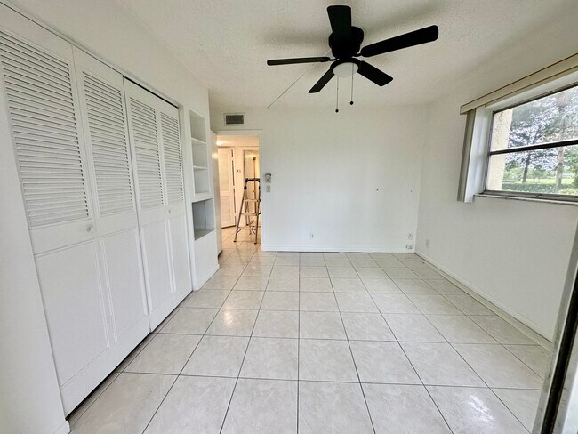 Building Photo - 23099 Barwood Ln N