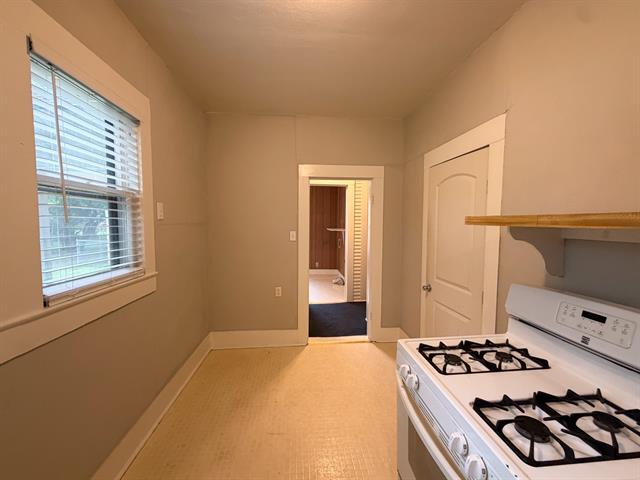 Building Photo - 205 W Gilmer St