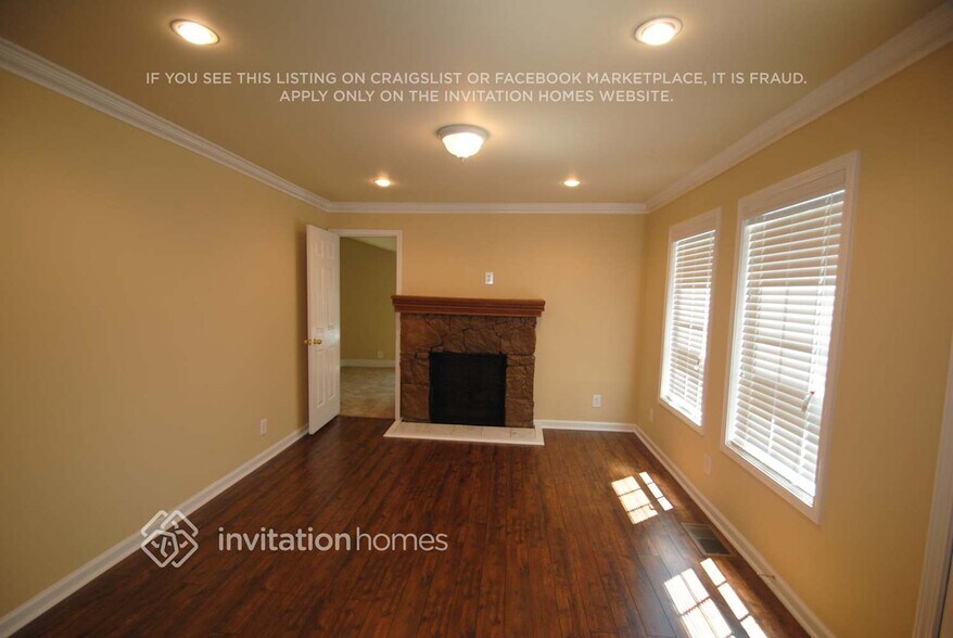 Building Photo - 914 Bouldercrest Dr SE