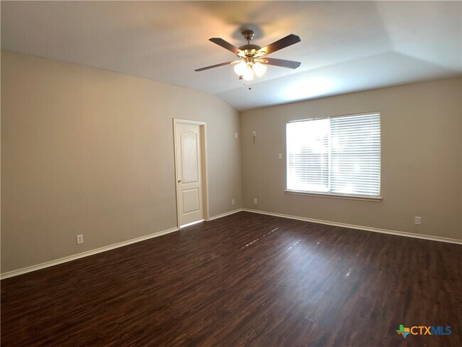 Building Photo - 2614 Dove Crossing Dr