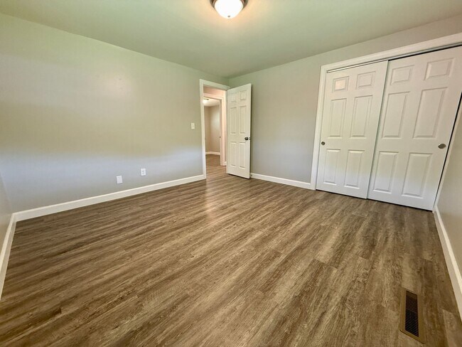 Building Photo - 4409 Primrose Ln