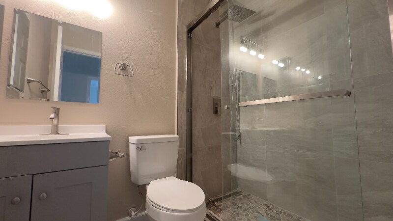 Building Photo - 39391 Tiburon Dr