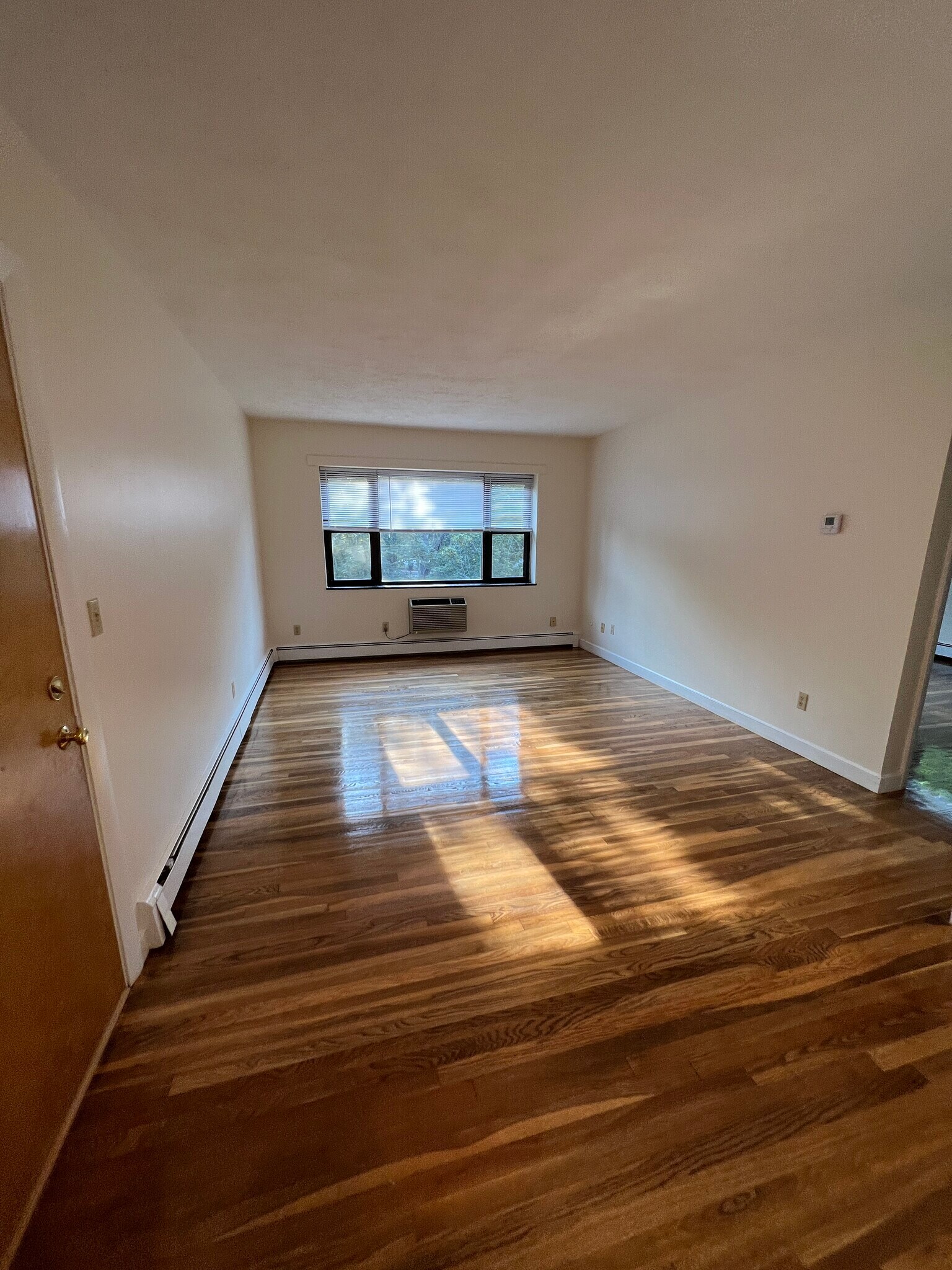 Building Photo - 288 Grove St