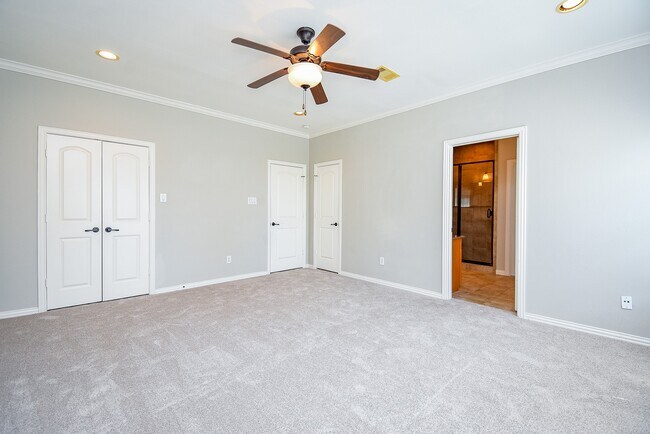Building Photo - 5615 Winsome Ln