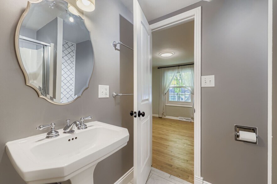 Building Photo - 30 S Hoyt St