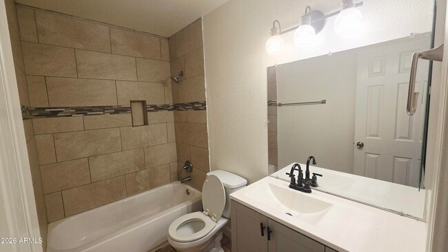 Building Photo - 4431 N 53rd Ln