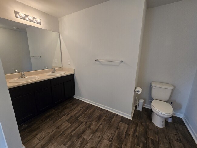 Building Photo - 129 Maple Tree Ln