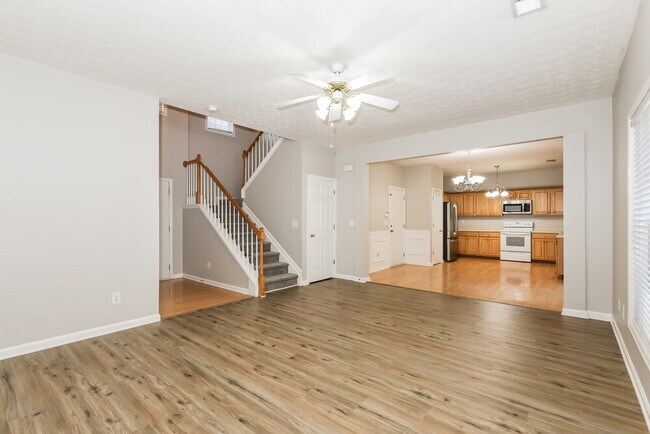 Building Photo - 145 Alessie Dr