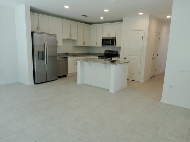 Building Photo - 1836 Fan Palm Dr