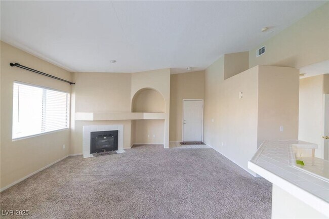 Building Photo - 900 Heavenly Hill Ct