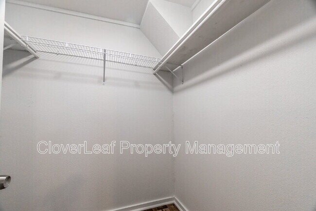 Building Photo - 105 Dewitt St
