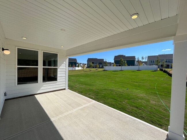 Building Photo - Stunning 5BD, 4.5BA Knightdale Home with Spacious Open Interior, Bonus Loft, and Modern Upgrades ...