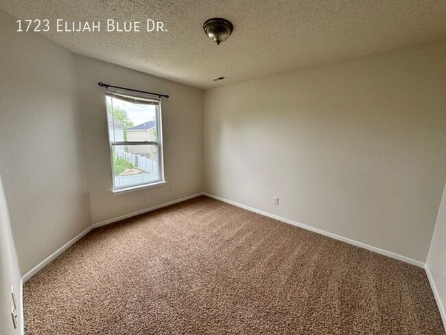 Building Photo - 1723 Elijah Blue Dr