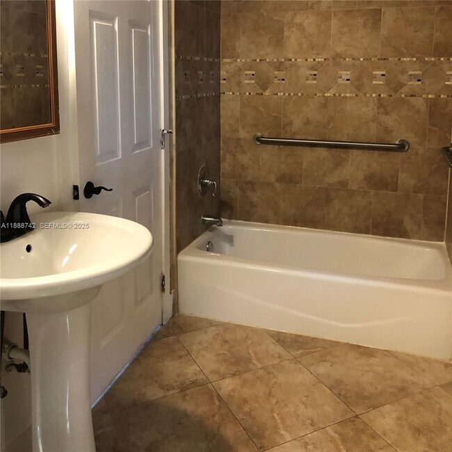 Building Photo - 6819 SW 15th St