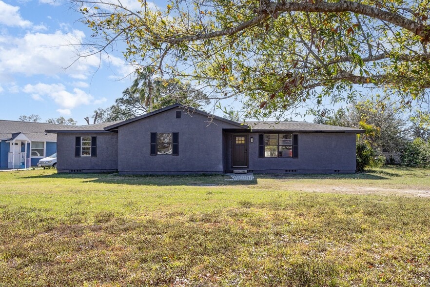 Building Photo - 733 Tarpon Ave