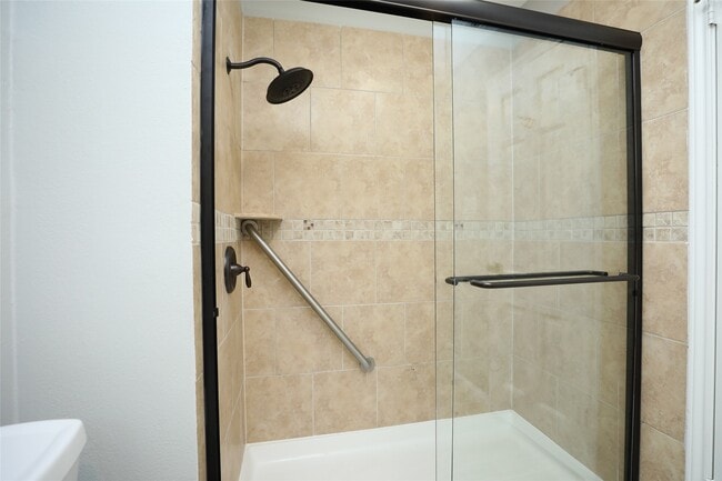 Building Photo - 5370 Brownway St