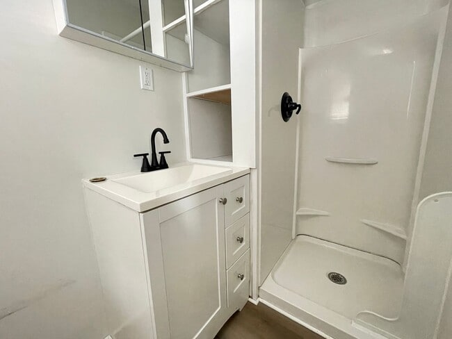 Building Photo - 73 6th St