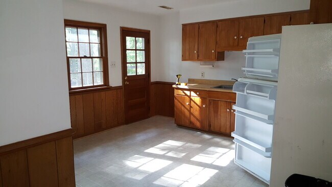 Building Photo - 242-244 Hurdle Dr
