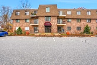 Building Photo - 59 School St