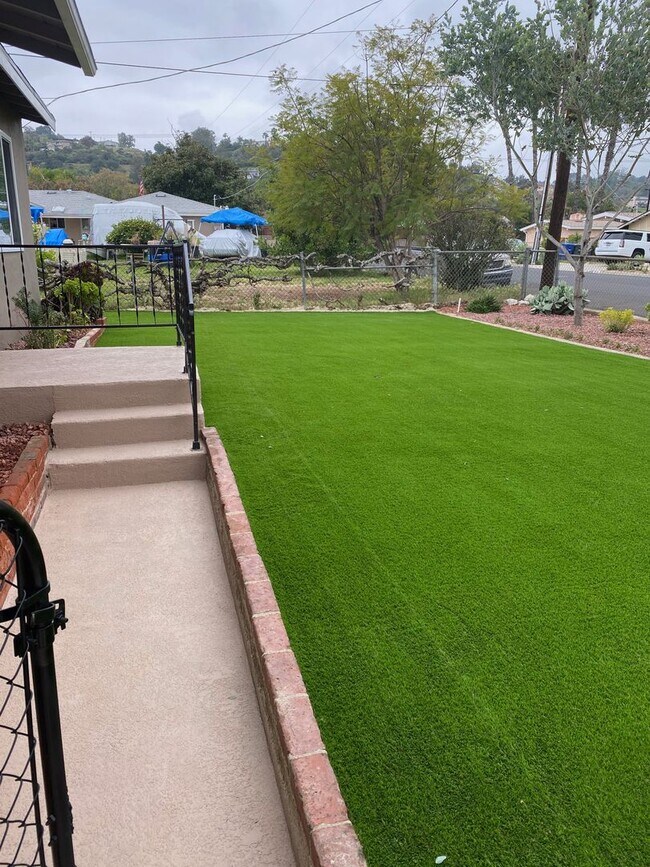 Building Photo - El Cajon 3 BR/1BA Single Family Detached H...