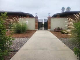 Main Entrance - 431 S Simpson Ave