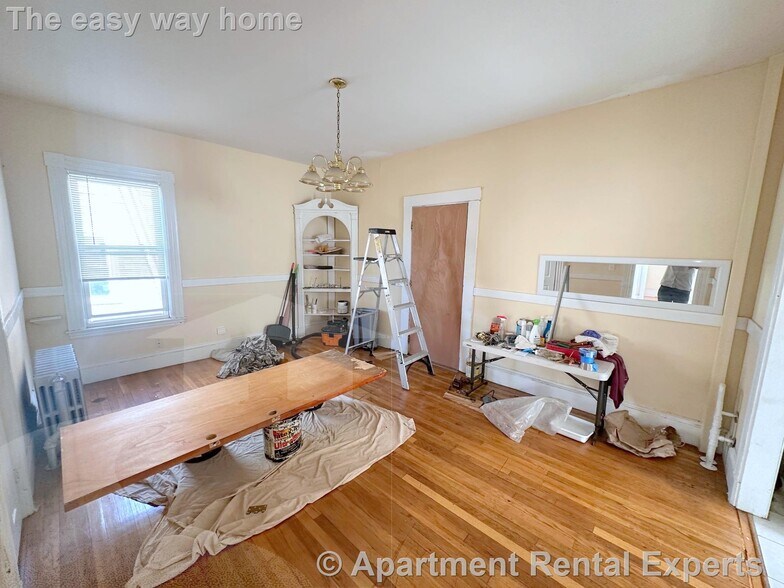 Building Photo - 145 College Ave