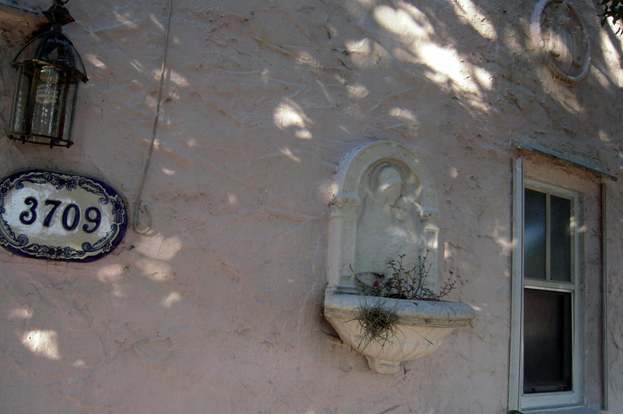 Building Photo - 301 Central Dr