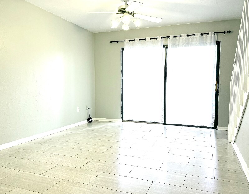 Building Photo - 3600 SW 19th Ave