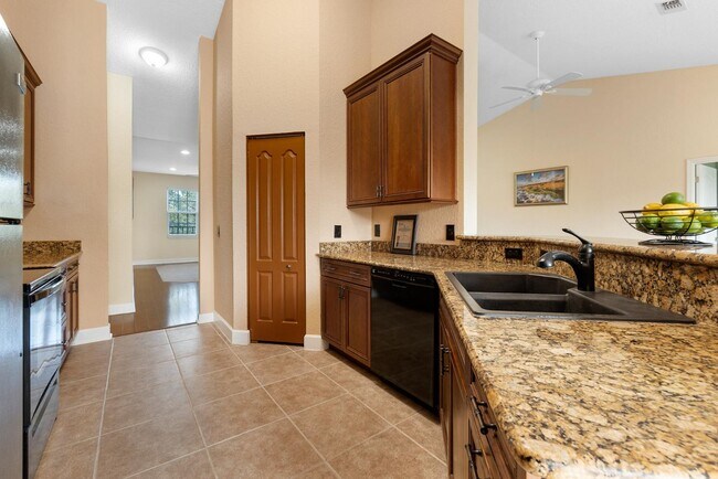 Building Photo - 136 Casa Bella Ln