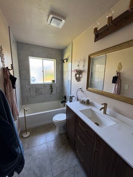 Building Photo - 307 Alice Dr