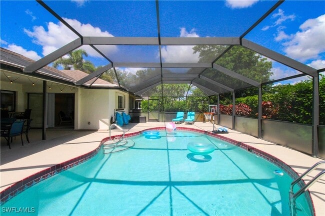 Building Photo - 213 Bay Meadows Dr
