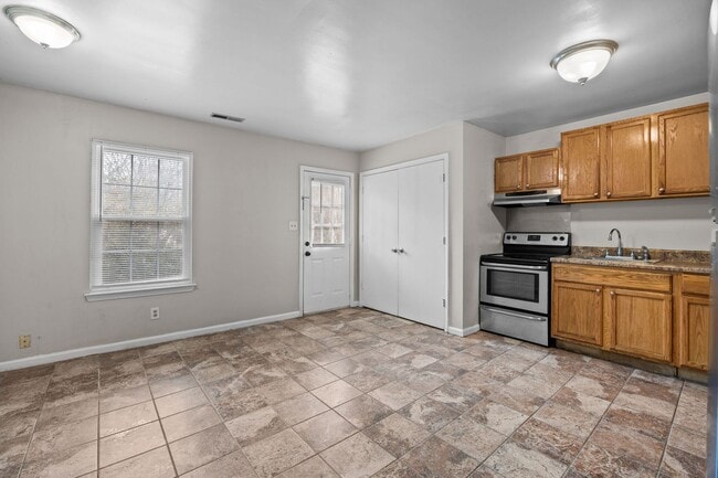 Building Photo - 3324 Kansas Ave