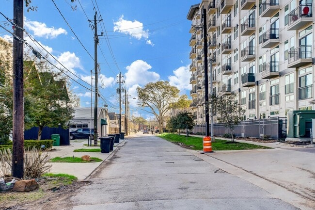 Building Photo - 1436 Dorothy St