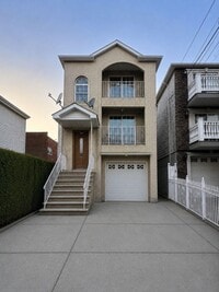 Building Photo - 28 4th St