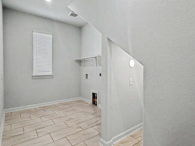 Building Photo - 3708 Eliberis