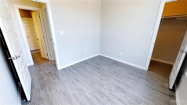 Building Photo - 19 Lost Creek Ln