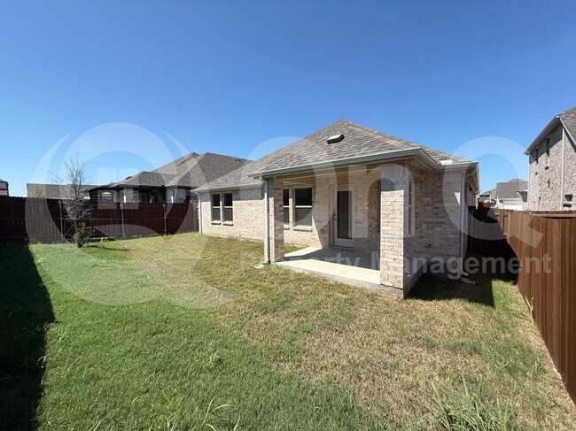 Building Photo - 613 Huntley Dr