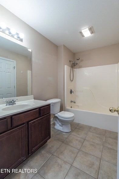 Building Photo - 8334 Bay Gardens Ln