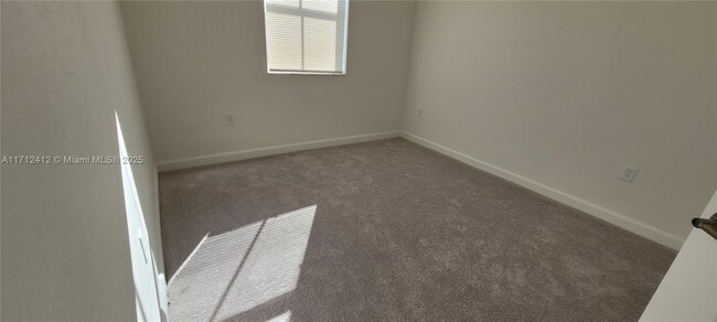 Building Photo - 2874 SE 25 TERR