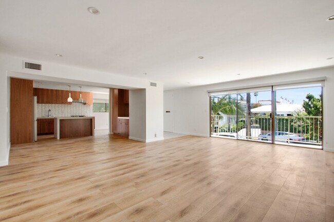 Interior Photo - 843 18th St in Santa Monica.  Steps to Mon...