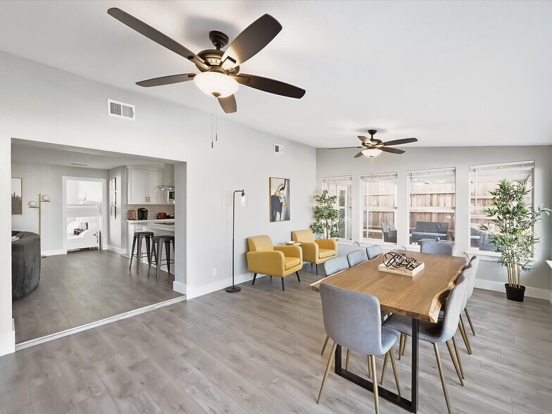 Building Photo - 1008 Ridgefield Dr