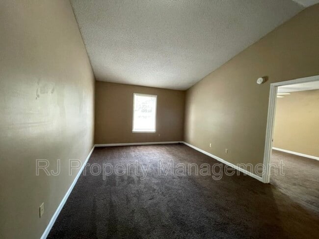 Building Photo - 3609 Mynders Ave