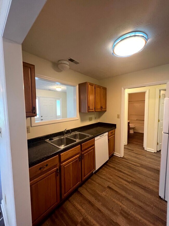 Building Photo - 2154 Skyview Dr